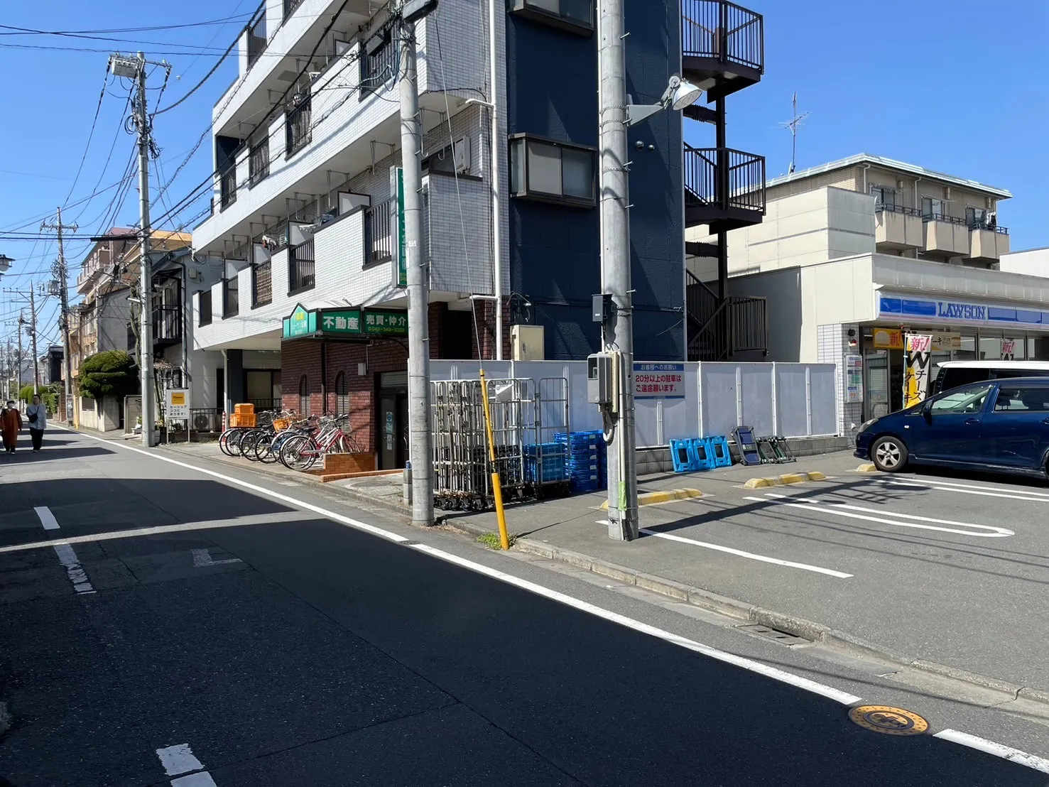 ローソンの角を右手にそのまままっすぐ直進です
